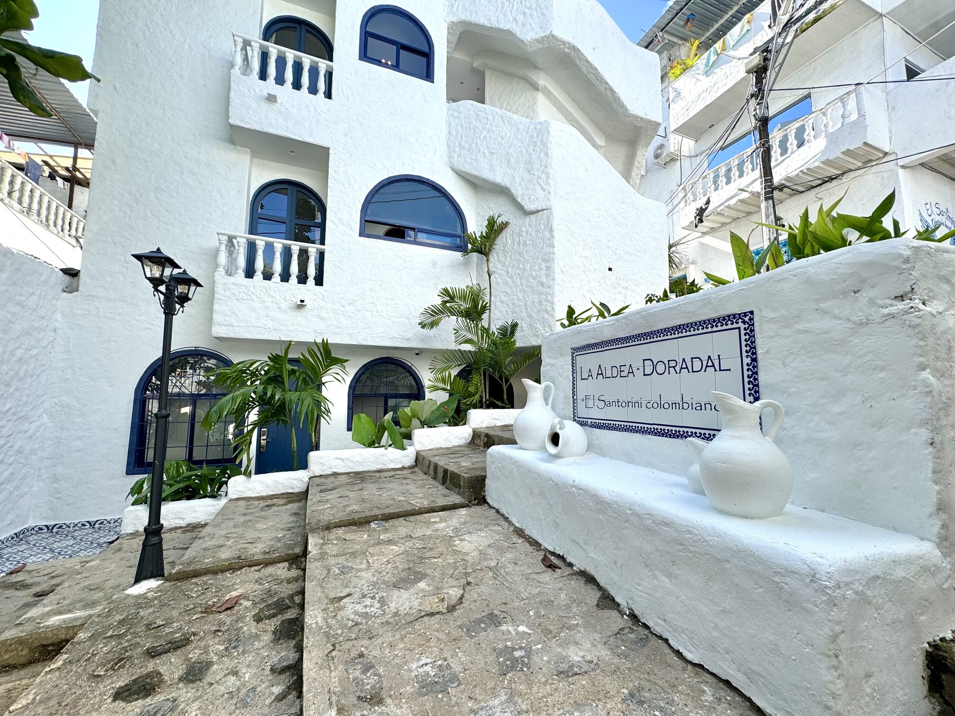 La Aldea Doradal — El Santorini Colombiano